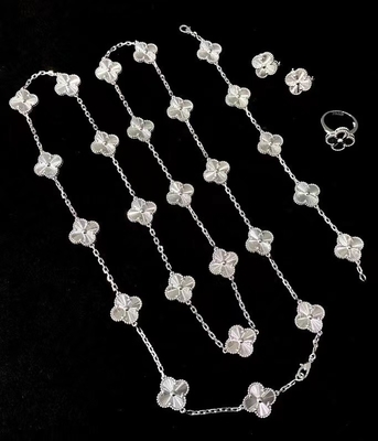 Custom High End HK Setting Jewelry 18k Gold Luxury Brand Jewelry