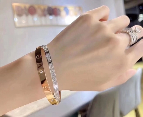 Custom Prong High End Jewelry 18K Gold Diamond Bracelet Elegant Style