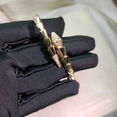 Round Diamond Cut and Vvs Clarity High Jewelry for Medium Size Diamond Collectors