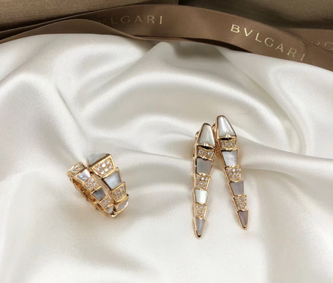 Luxury Genuine 18K Gold Diamond Ring With Natural White Pearl Shell