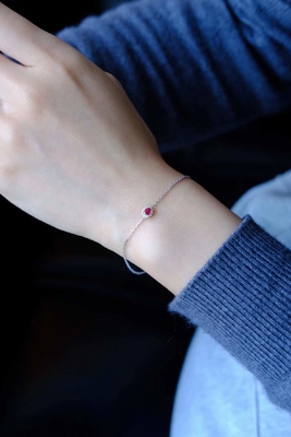 Natural Ruby 18K Gold Diamond Bracelet Tennis 7 Inches Length For Women