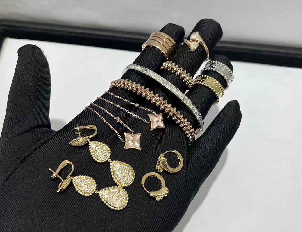 Quality Gold Jewelry Luxury Manufacturer Diamond Ring In White Gold bracelet in white gold brand jewelry