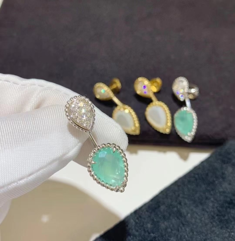 Push back 18K Gold Diamond Earrings 2 Stones Good Cut Grade Stud