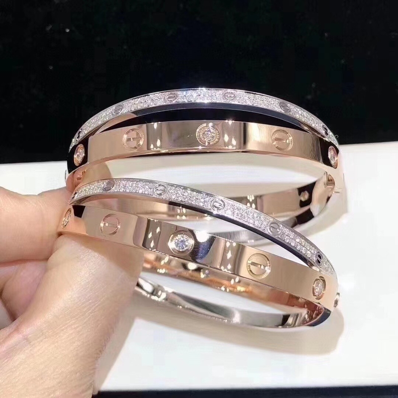 Custom Prong High End Jewelry 18K Gold Diamond Bracelet Elegant Style