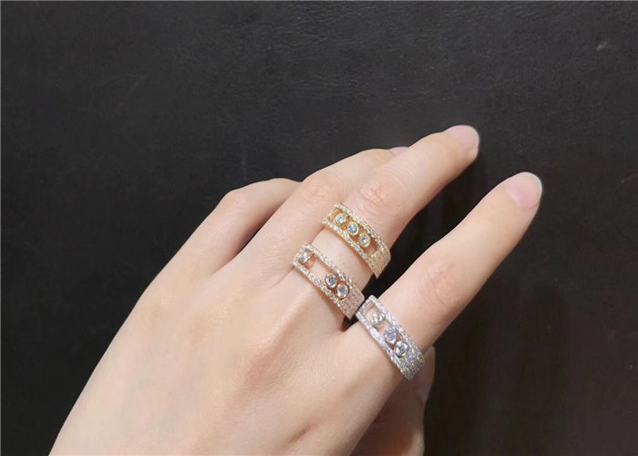 Fully Handcrafted  Jewelry / 18 Carat Yellow Gold Diamond Band