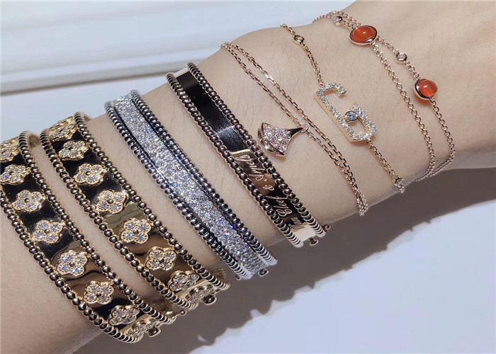 Personalized 18K Gold And Diamond Bracelet For Wife / Girlfriend dubai jewelry wholesale