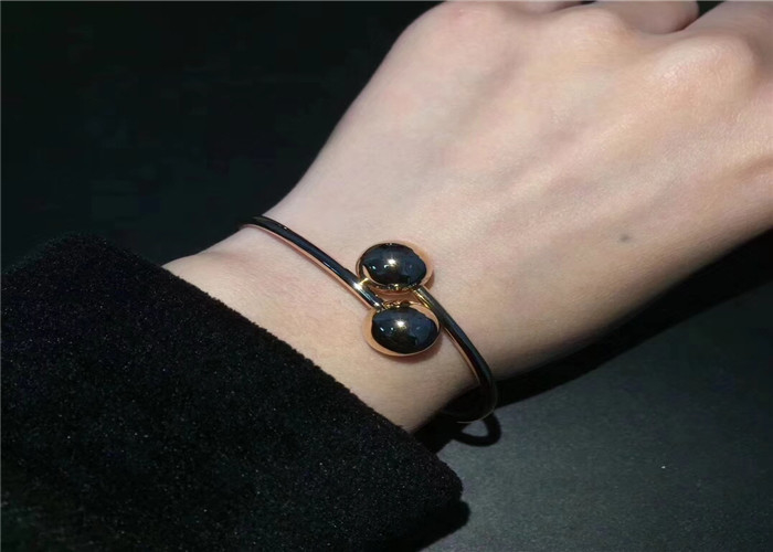 simple design 18K Rose Gold Tiffany Hardwear Ball Bracelet Comfortable Wearing For Girls