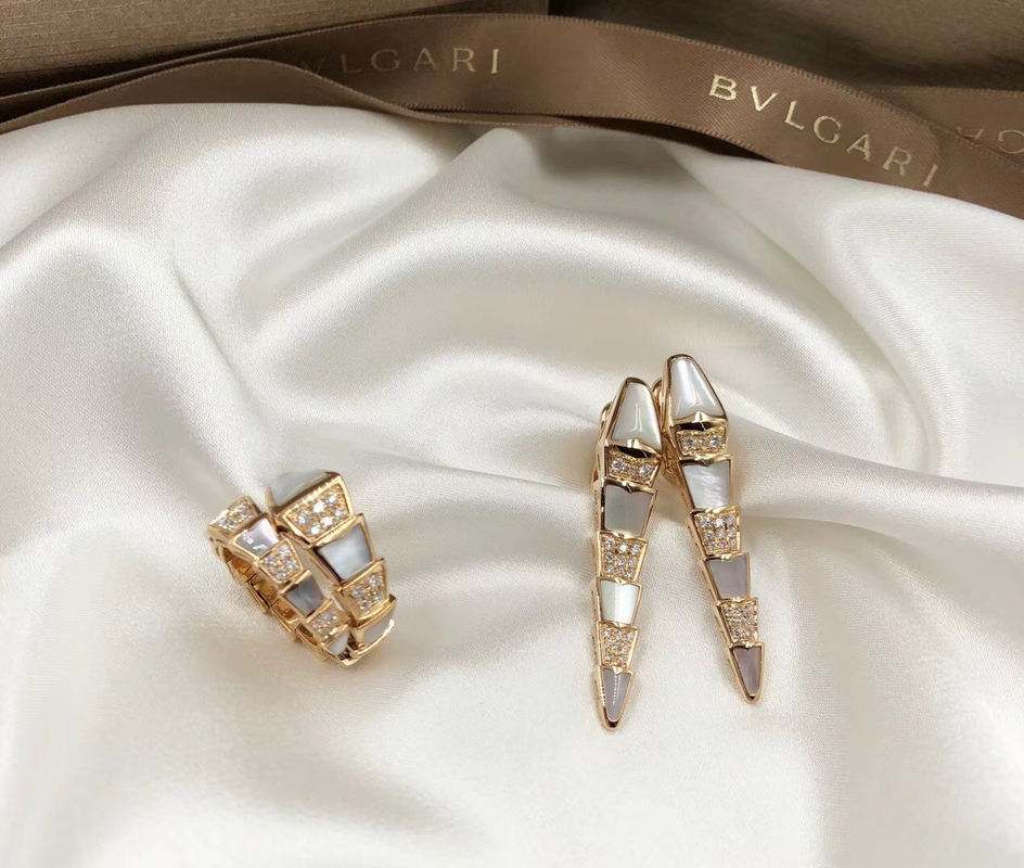 Luxury Genuine 18K Gold Diamond Ring With Natural White Pearl Shell